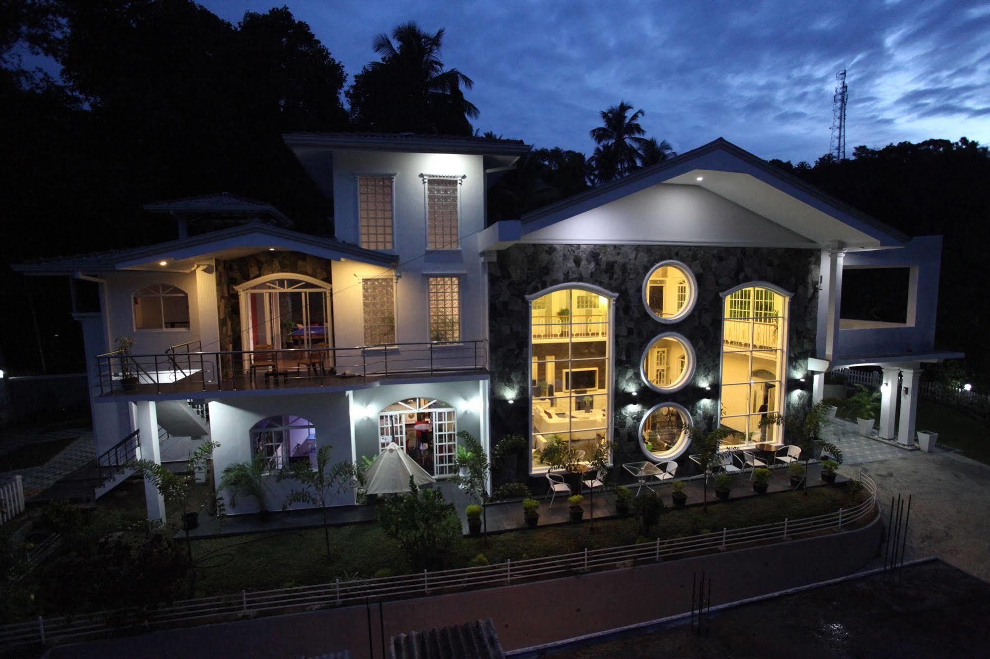 Ayaana Boutique Hotel Канди Екстериор снимка