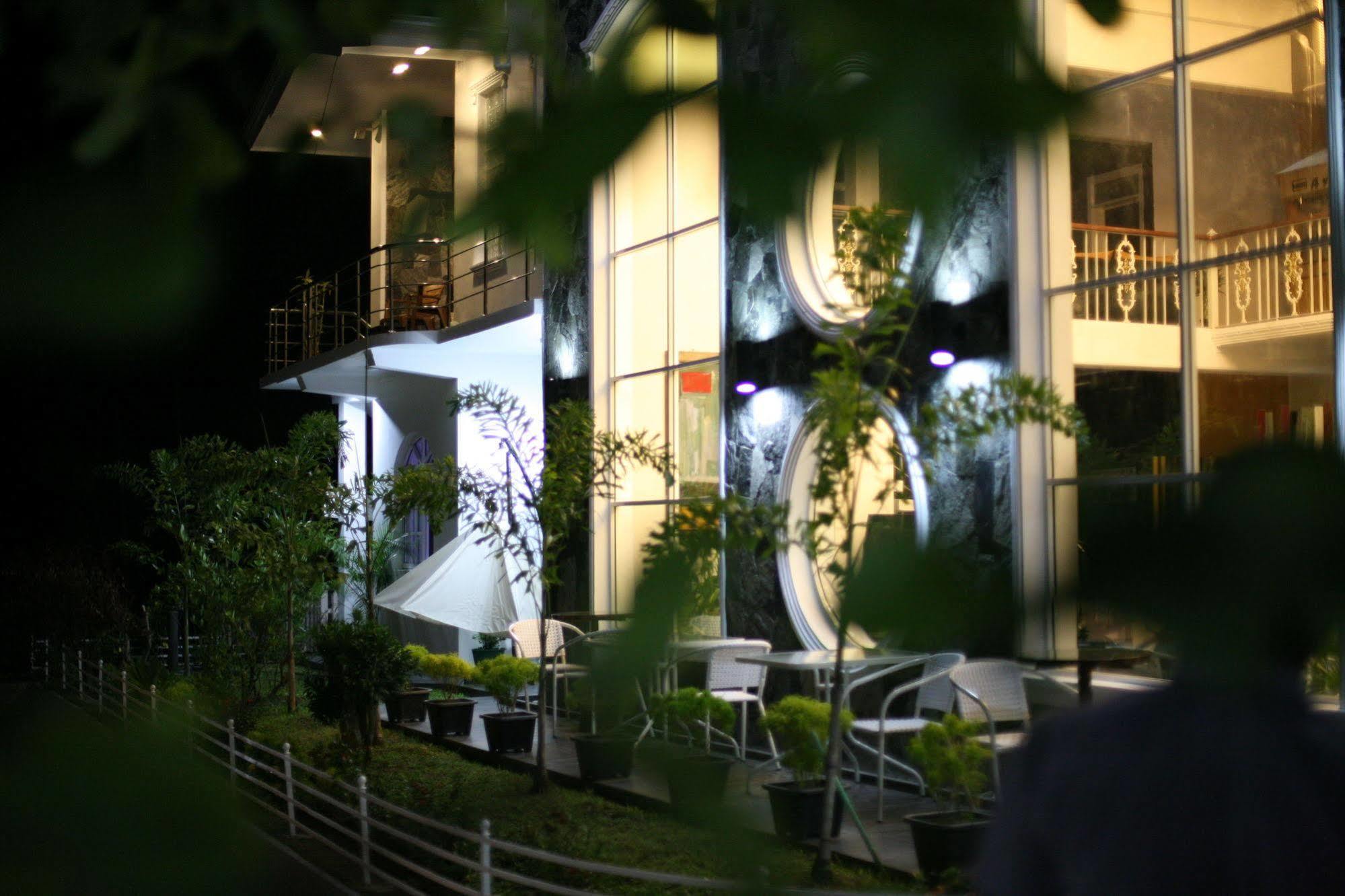 Ayaana Boutique Hotel Канди Екстериор снимка