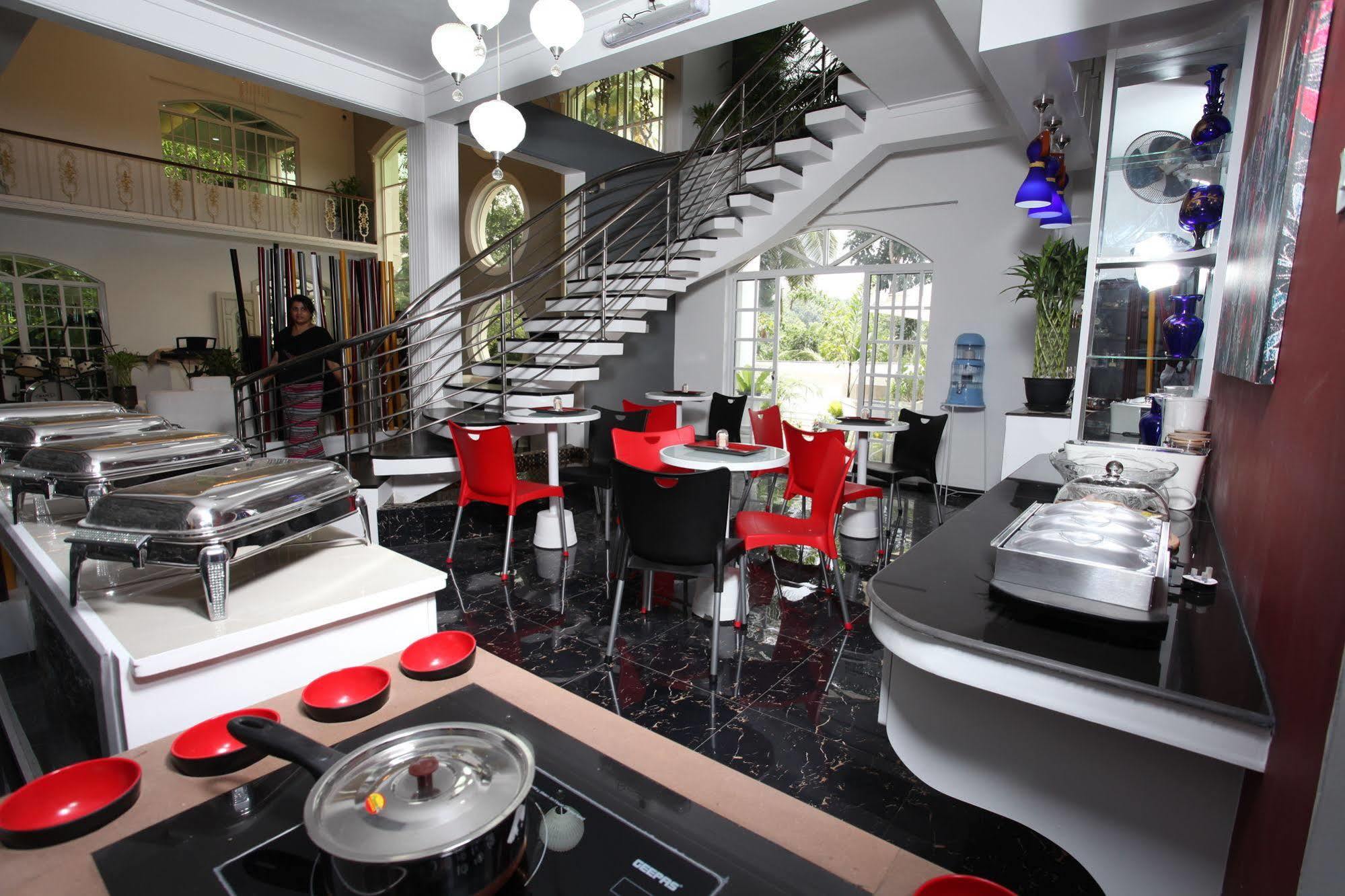 Ayaana Boutique Hotel Канди Екстериор снимка
