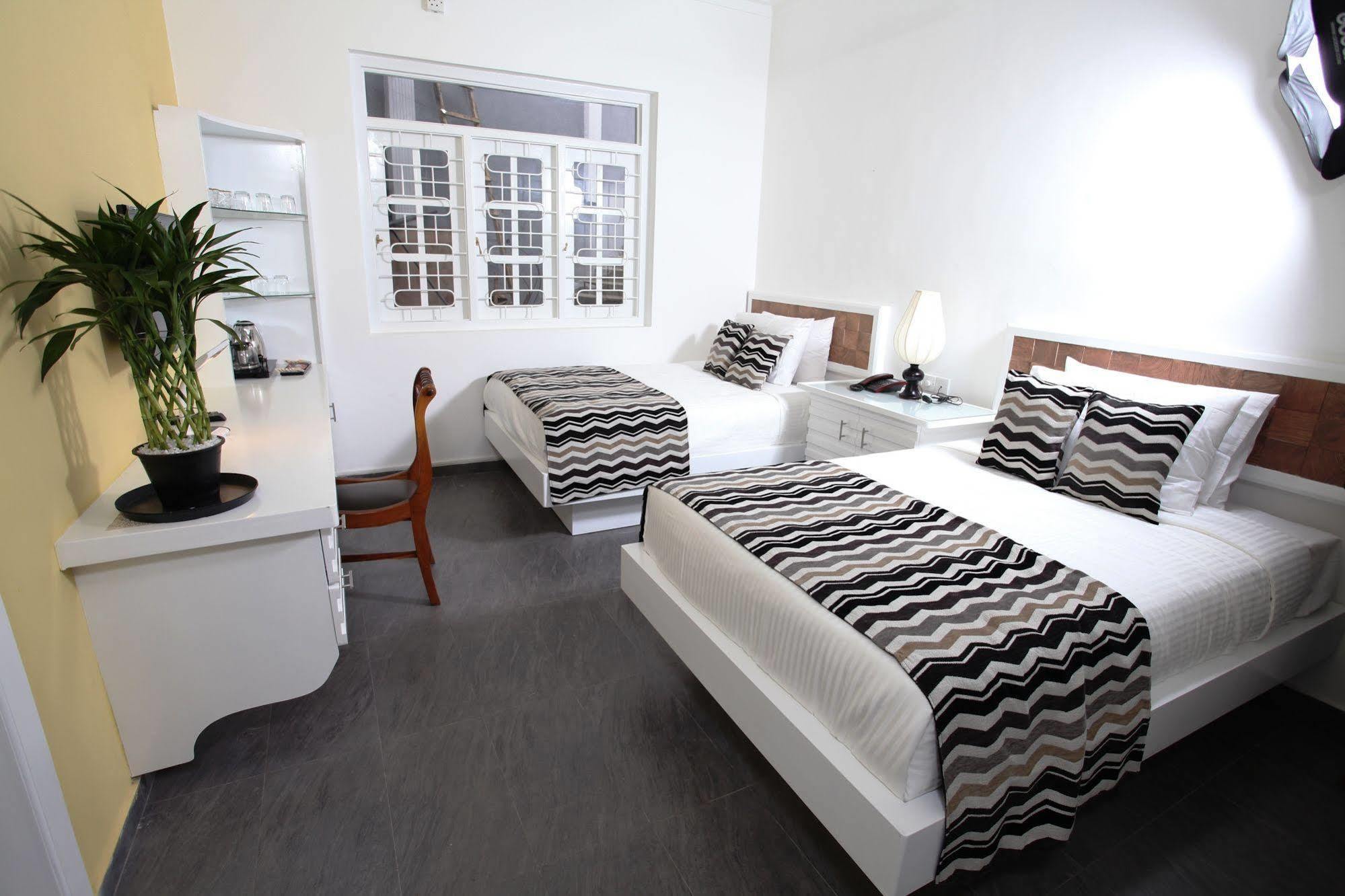 Ayaana Boutique Hotel Канди Екстериор снимка