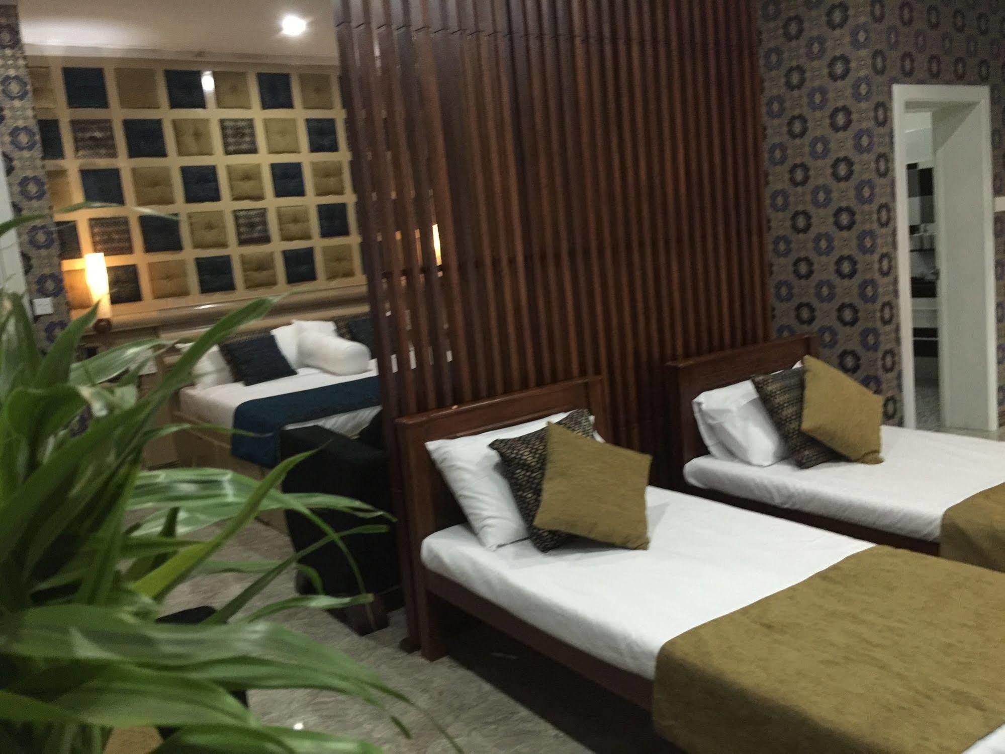 Ayaana Boutique Hotel Канди Екстериор снимка