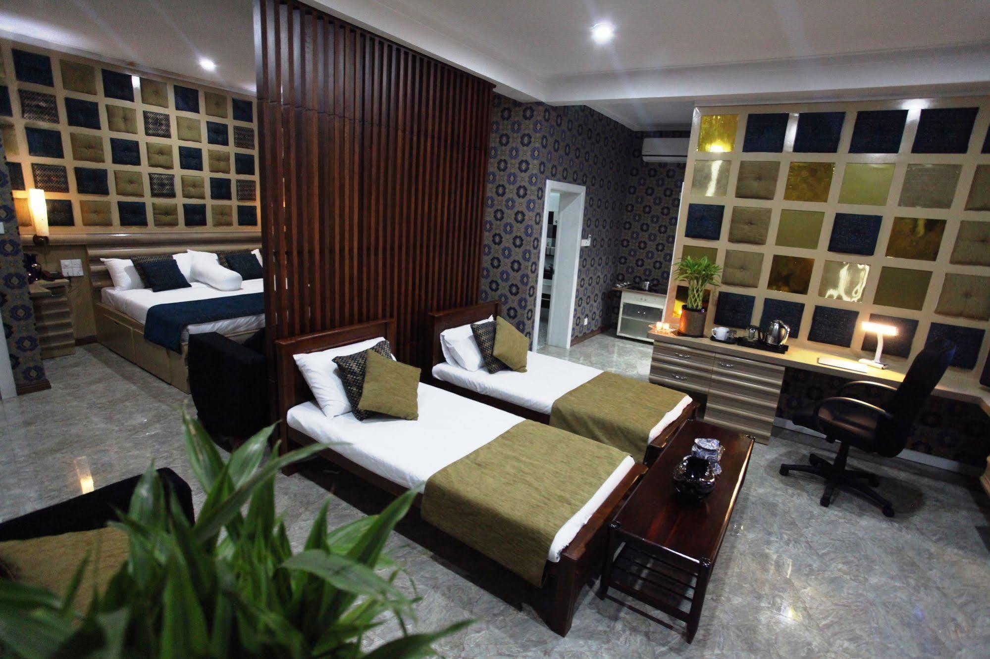 Ayaana Boutique Hotel Канди Екстериор снимка