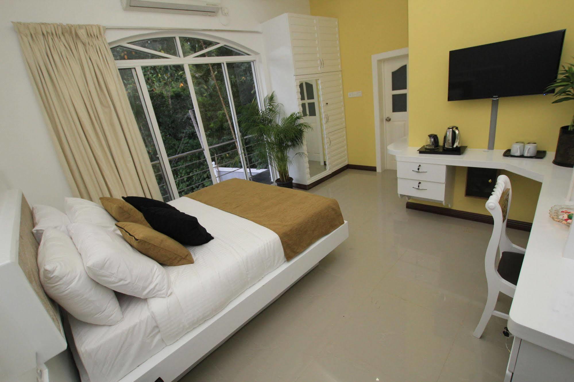 Ayaana Boutique Hotel Канди Екстериор снимка